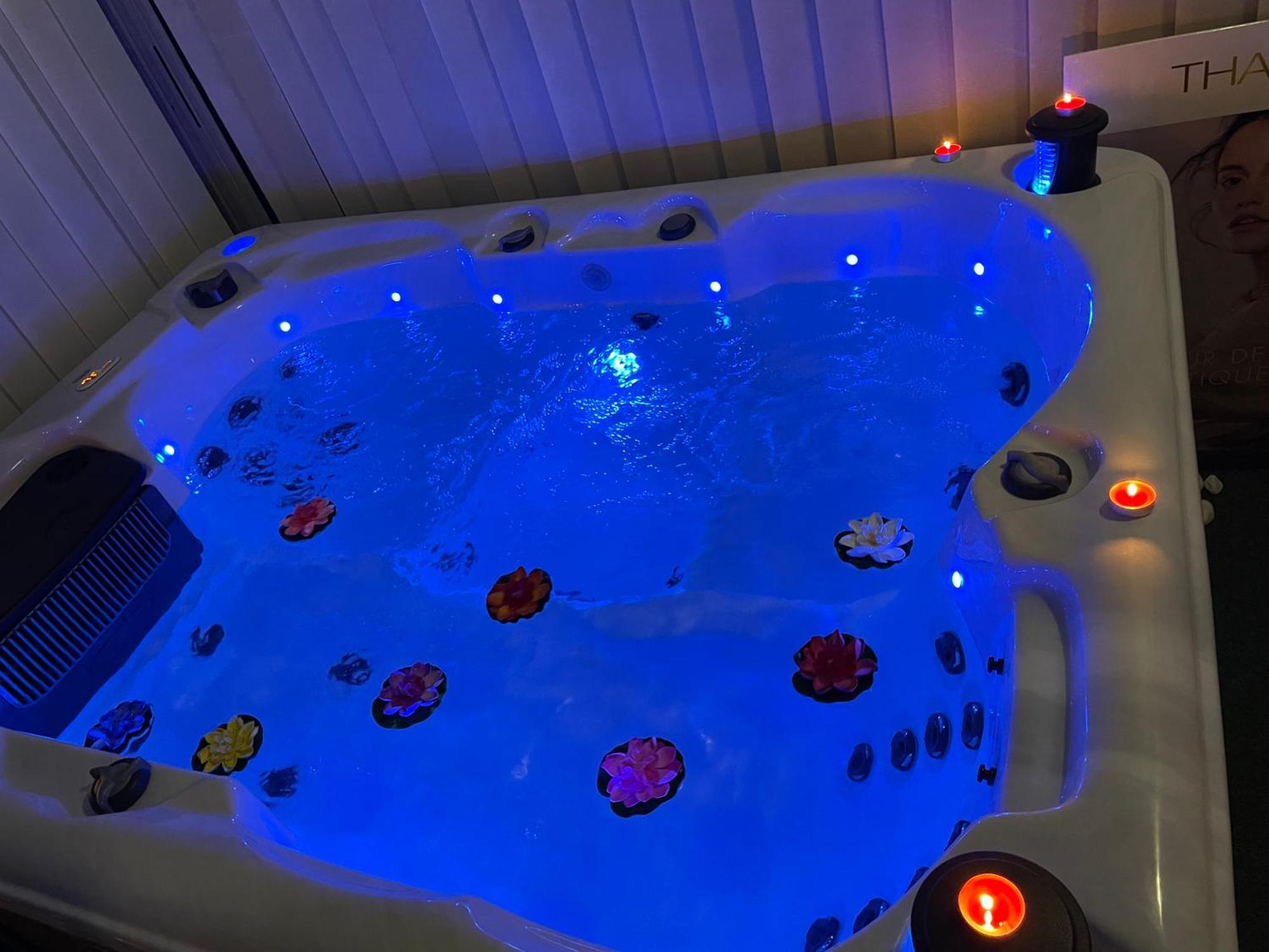 Houdarling Chalet Et Spa Hammam Jacuzzi Et Sauna Ним Экстерьер фото